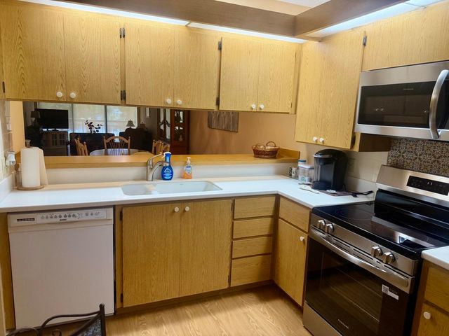 2001 Marina Isle Way 203, Jupiter, FL 33477