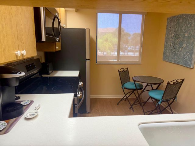 2001 Marina Isle Way 203, Jupiter, FL 33477