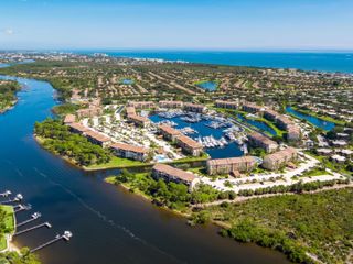 2001 Marina Isle Way 203, Jupiter, FL 33477