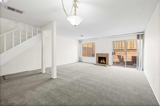 7552 Silvertree Ln 25, Dublin, CA 94568
