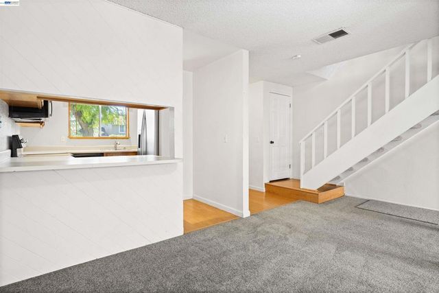 7552 Silvertree Ln 25, Dublin, CA 94568