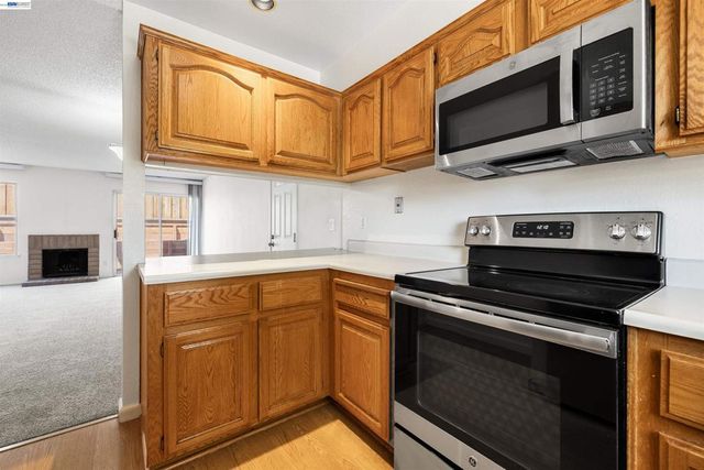 7552 Silvertree Ln 25, Dublin, CA 94568