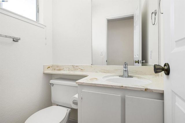 7552 Silvertree Ln 25, Dublin, CA 94568