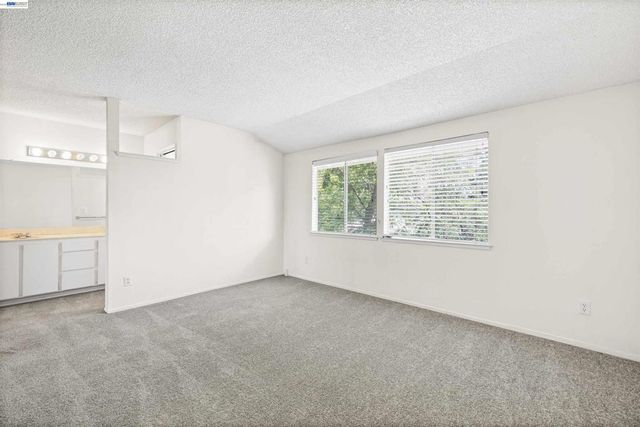 7552 Silvertree Ln 25, Dublin, CA 94568