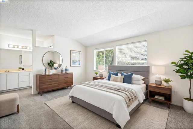 7552 Silvertree Ln 25, Dublin, CA 94568