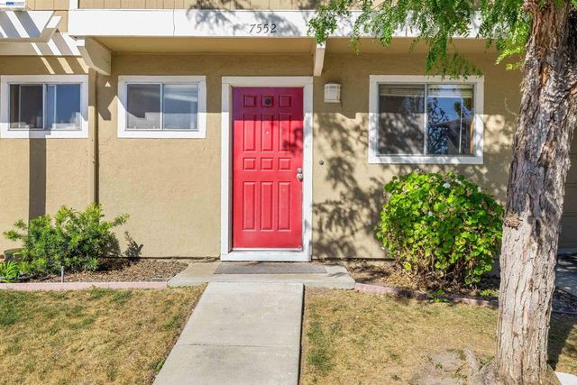 7552 Silvertree Ln 25, Dublin, CA 94568