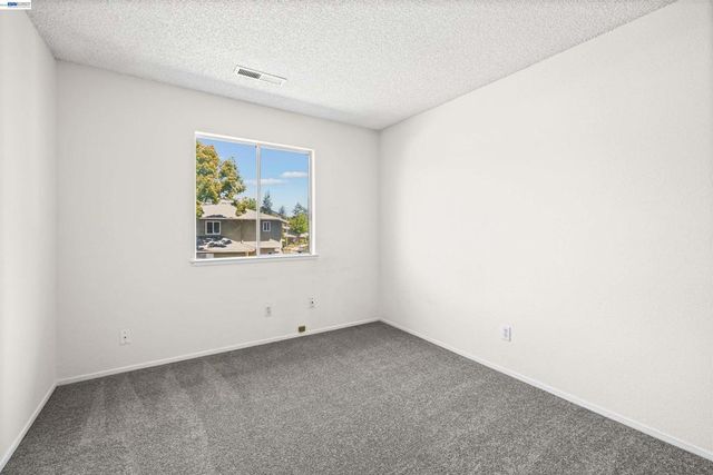 7552 Silvertree Ln 25, Dublin, CA 94568