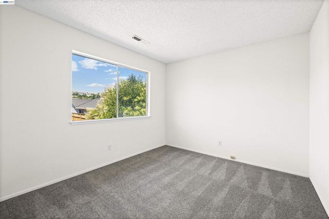 7552 Silvertree Ln 25, Dublin, CA 94568