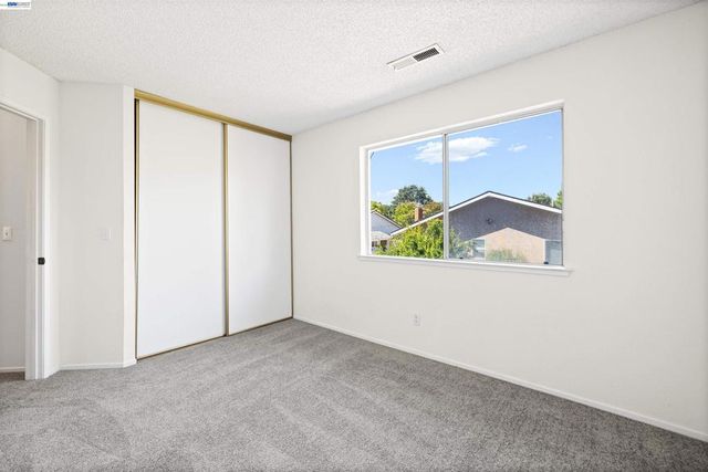 7552 Silvertree Ln 25, Dublin, CA 94568