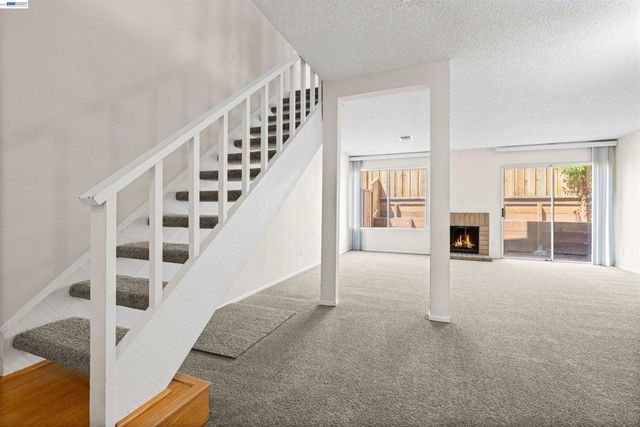 7552 Silvertree Ln 25, Dublin, CA 94568