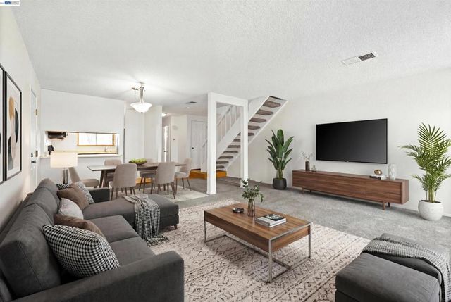 7552 Silvertree Ln 25, Dublin, CA 94568