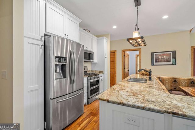 292 Silver Fox Trail, Blue Ridge, GA 30513