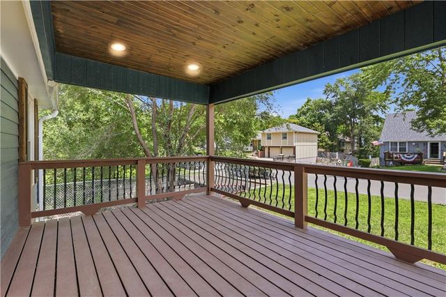 8848 LANE Avenue, Kansas City, MO 64138
