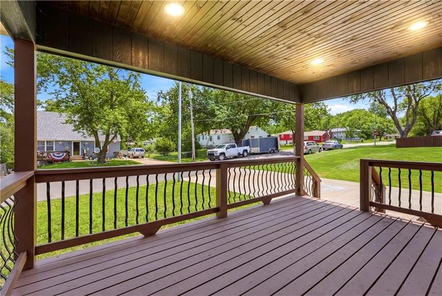 8848 LANE Avenue, Kansas City, MO 64138
