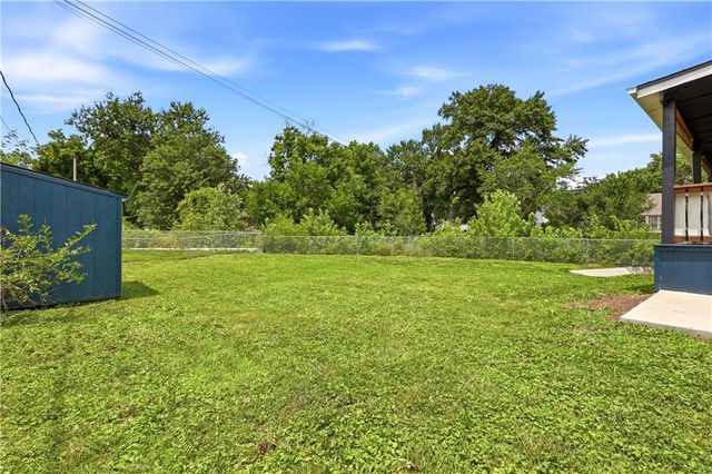 8848 LANE Avenue, Kansas City, MO 64138