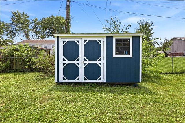 8848 LANE Avenue, Kansas City, MO 64138