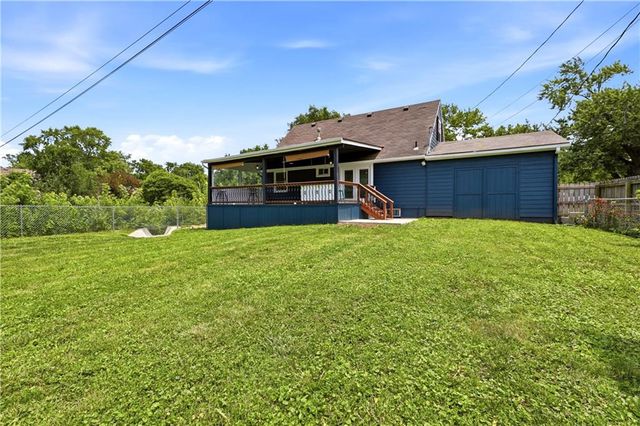 8848 LANE Avenue, Kansas City, MO 64138