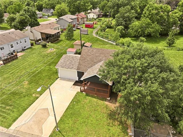 8848 LANE Avenue, Kansas City, MO 64138