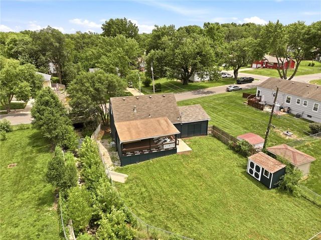 8848 LANE Avenue, Kansas City, MO 64138