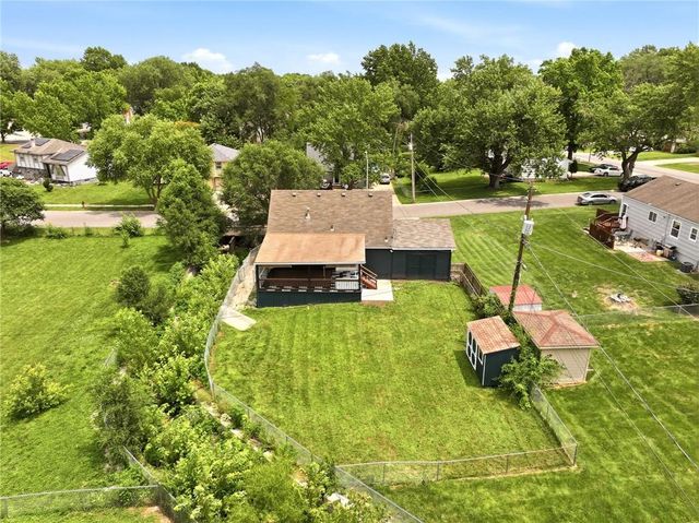 8848 LANE Avenue, Kansas City, MO 64138