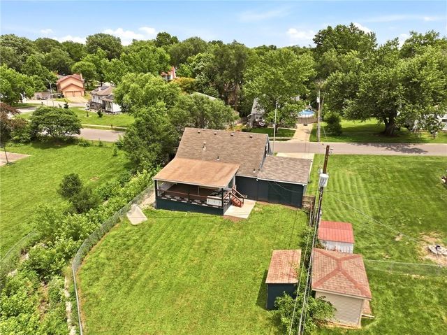 8848 LANE Avenue, Kansas City, MO 64138