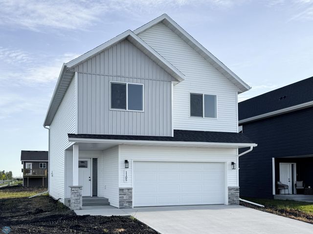 1105 Jill Drive W, West Fargo, ND 58047