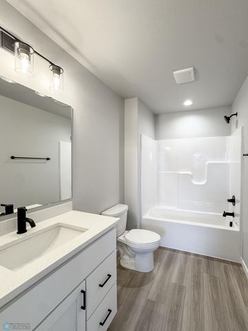 1105 Jill Drive W, West Fargo, ND 58047