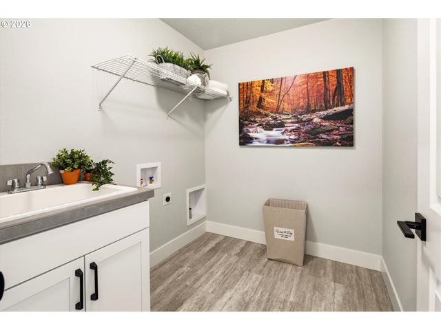 12200 Sw TRASK St, Beaverton, OR 97007