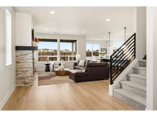 12200 Sw TRASK St, Beaverton, OR 97007