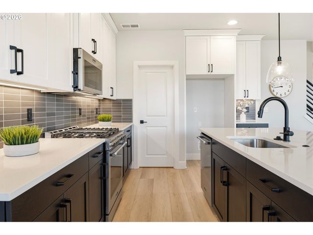 12200 Sw TRASK St, Beaverton, OR 97007