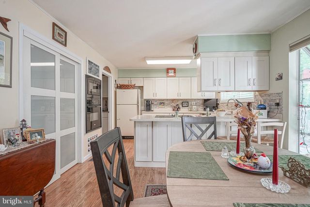 8 COVENGER DR, Medford, NJ 08055