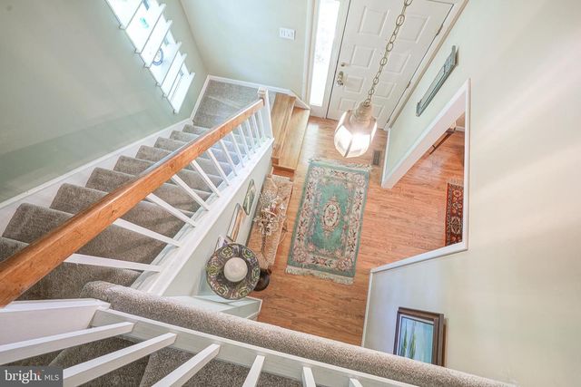 8 COVENGER DR, Medford, NJ 08055