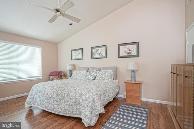 8 COVENGER DR, Medford, NJ 08055