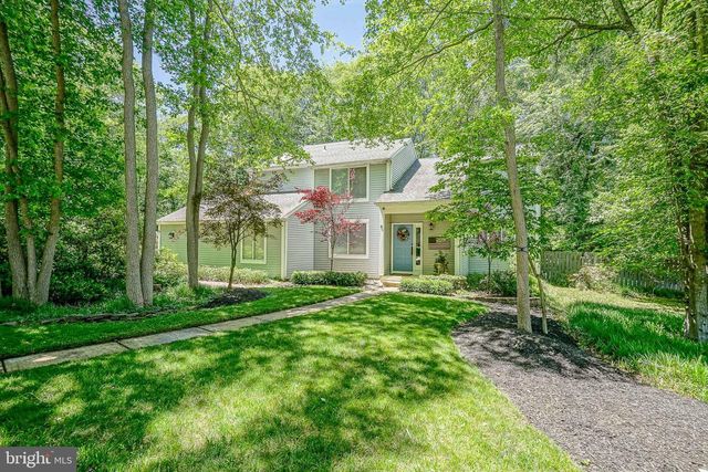 8 COVENGER DR, Medford, NJ 08055