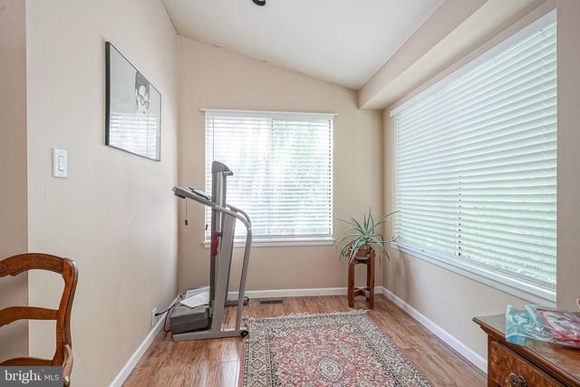 8 COVENGER DR, Medford, NJ 08055