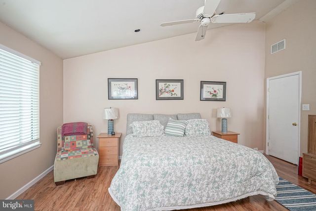 8 COVENGER DR, Medford, NJ 08055