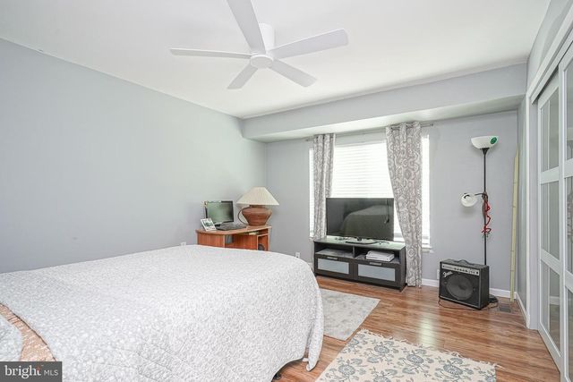 8 COVENGER DR, Medford, NJ 08055