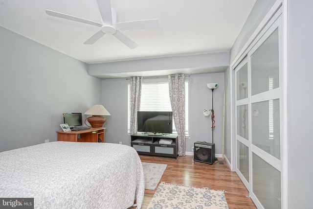 8 COVENGER DR, Medford, NJ 08055