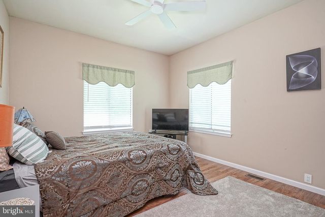 8 COVENGER DR, Medford, NJ 08055