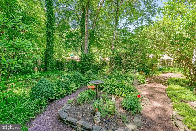 8 COVENGER DR, Medford, NJ 08055