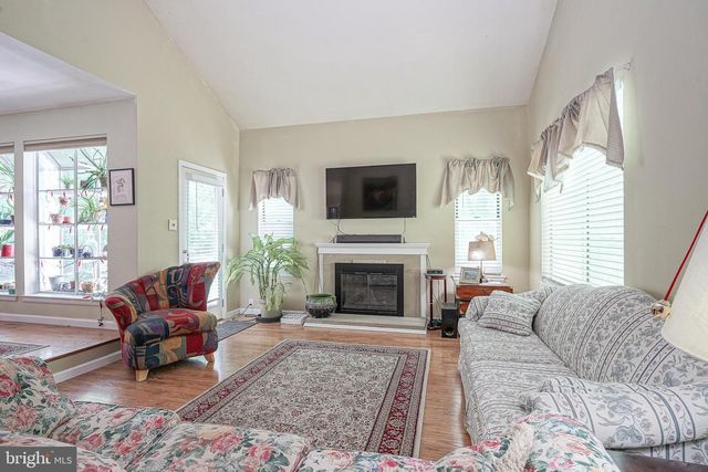 8 COVENGER DR, Medford, NJ 08055