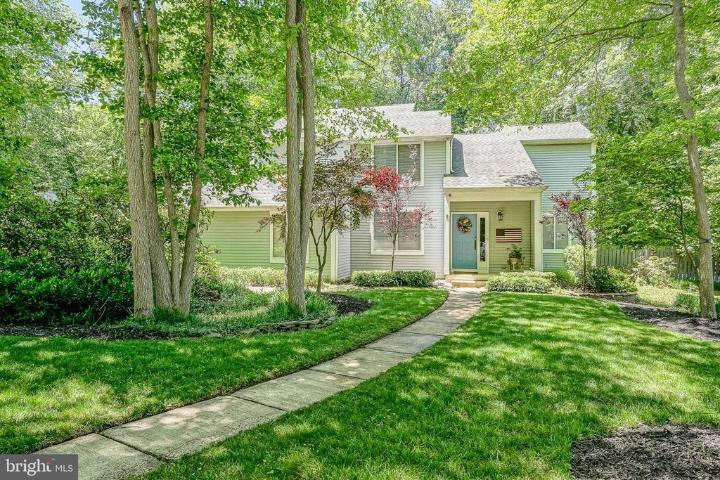 8 COVENGER DR, Medford, NJ 08055