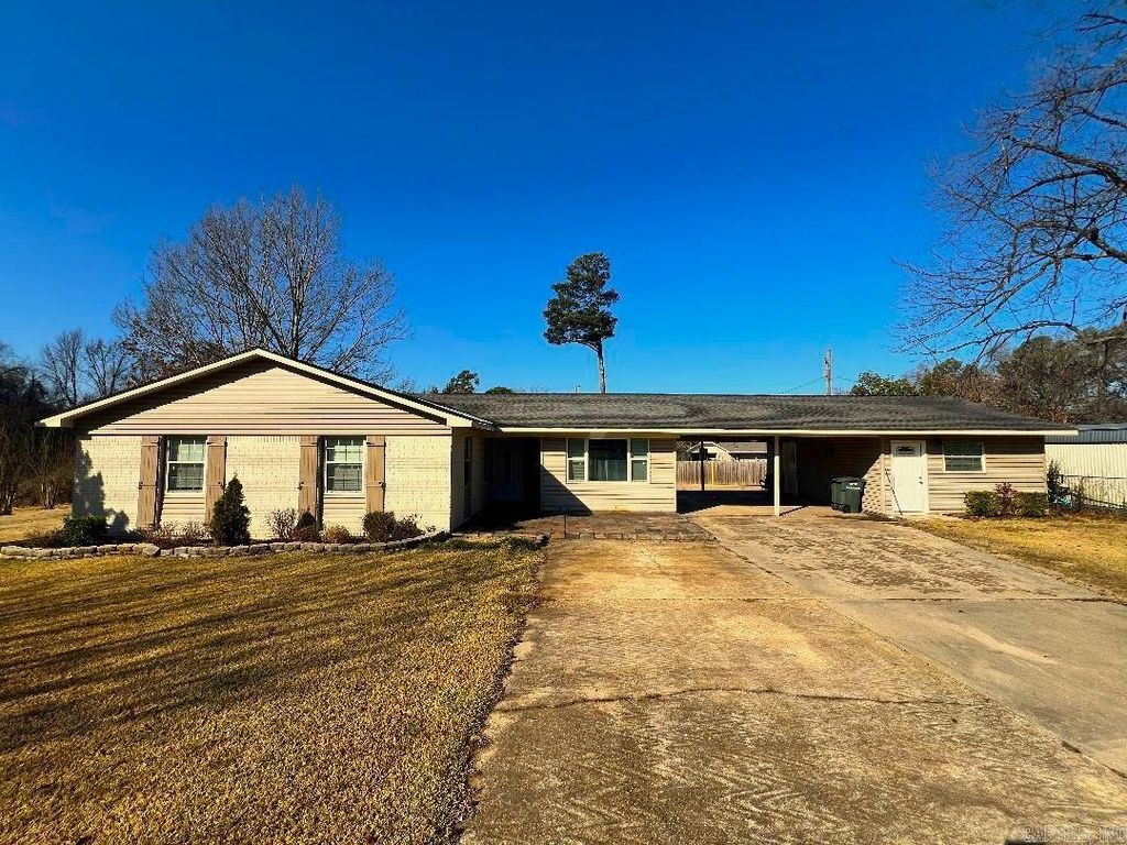 214 Edwards Circle, Monticello, AR 71655