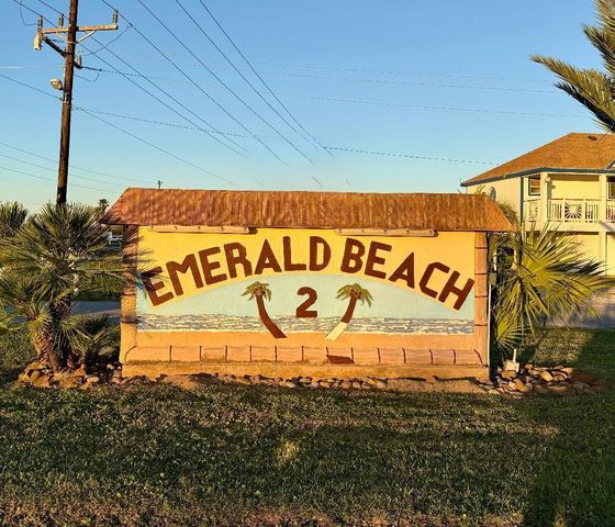 911 Palmview, Crystal Beach, TX 77650