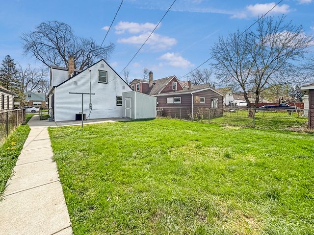 34 47th Avenue, Bellwood, IL 60104