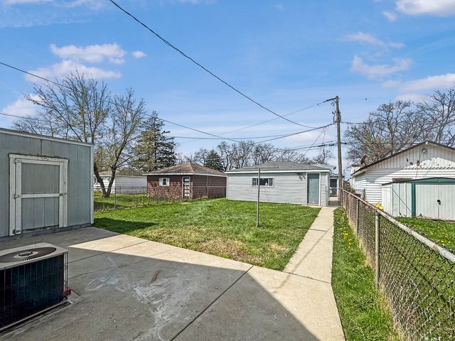 34 47th Avenue, Bellwood, IL 60104