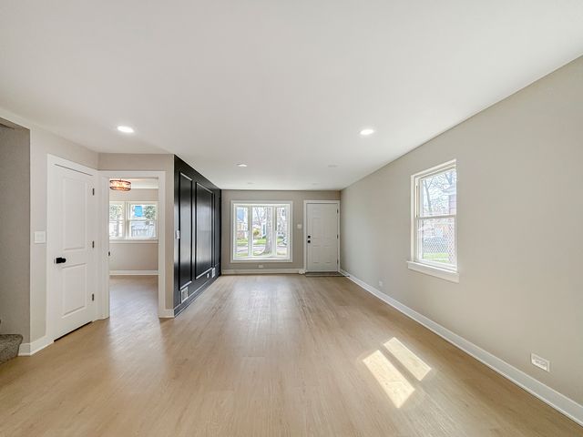 34 47th Avenue, Bellwood, IL 60104