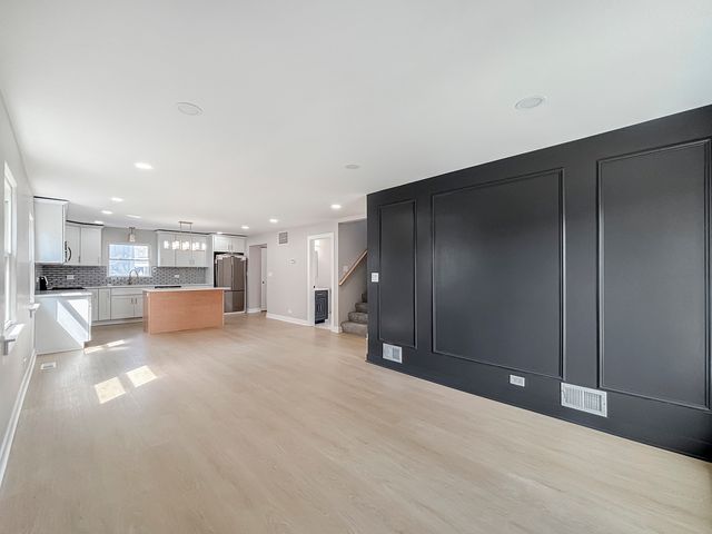 34 47th Avenue, Bellwood, IL 60104