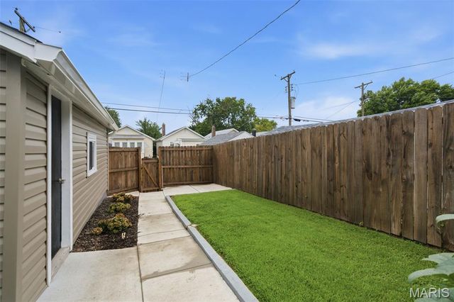 5234 Bonita Avenue, St Louis, MO 63109