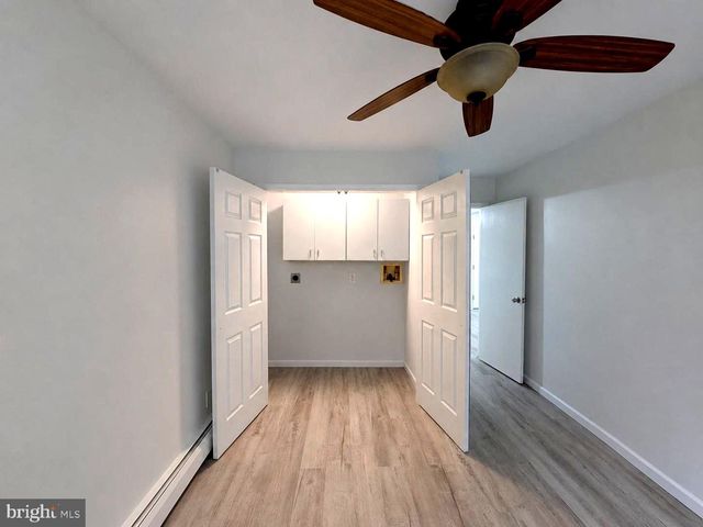 71 HANDY RD, Levittown, PA 19056
